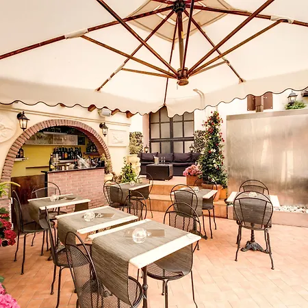 Relais Fontana Di Trevi Hotel