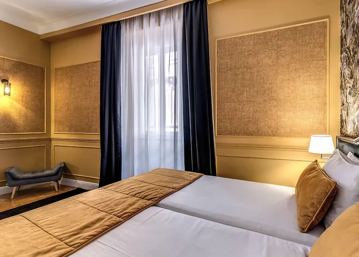 Отель Relais Fontana Di Trevi Рим