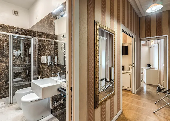 Relais Fontana Di Trevi 3*