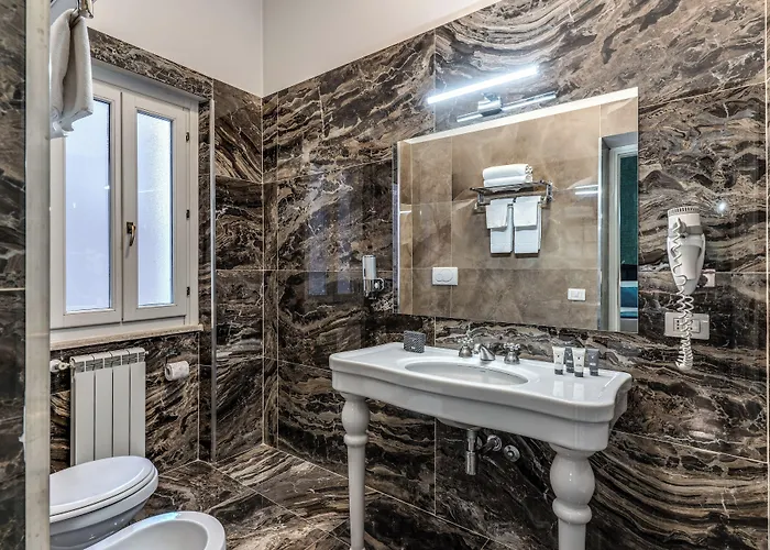 Relais Fontana Di Trevi Otel 3*