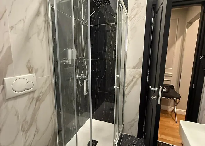 Relais Fontana Di Trevi 3*