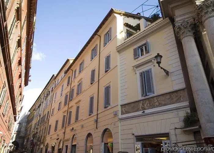 Relais Fontana Di Trevi 3* Рим